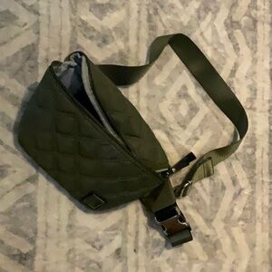 IHKWIP sling Bag